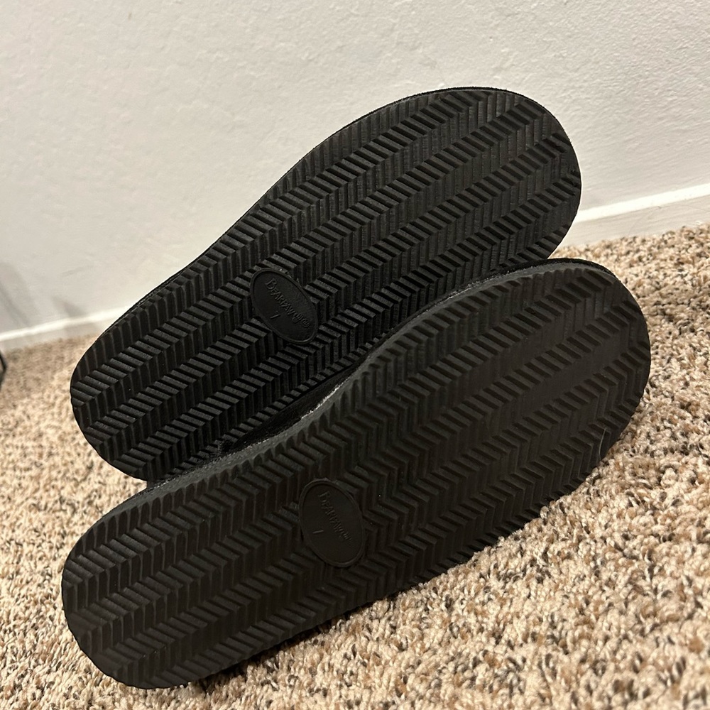 Bearpaw Boots Size 7 - image 3